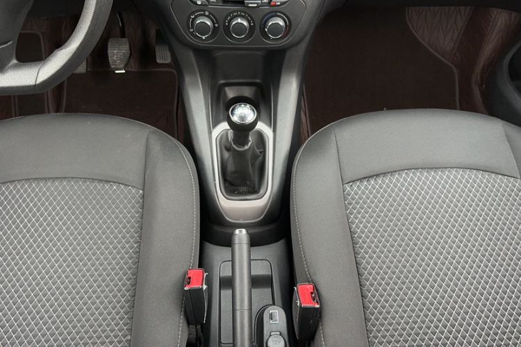 Used Citroen Elysee 2018 1.6L Manual Fashion Edition Gear Lever