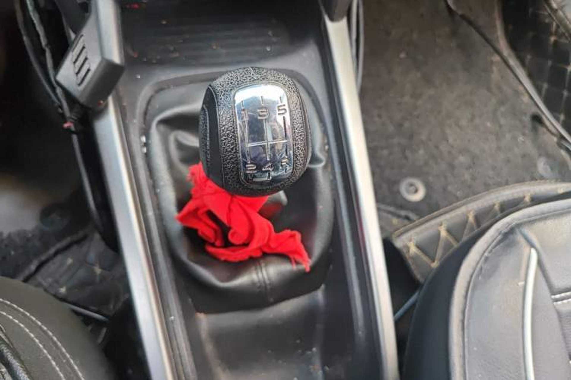 Used Citroen Elysee 2018 1.6L Manual Fashion Edition Gear Lever