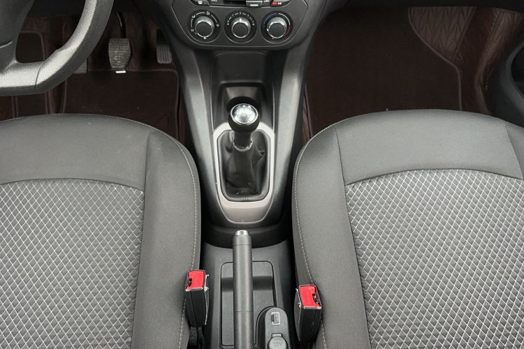 Used Citroen Elysee 2018 1.6L Manual Fashion Edition Gear Lever