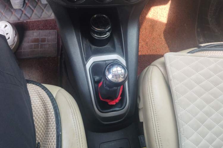 Used Citroen Elysee 2018 Revised Version 1.6L Manual Fashion Edition Gear Lever