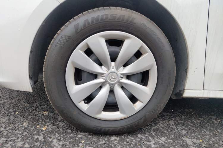 Used Citroen Elysee 2018 Revised Version 1.6L Manual Fashion Edition Left Front Wheel Hub