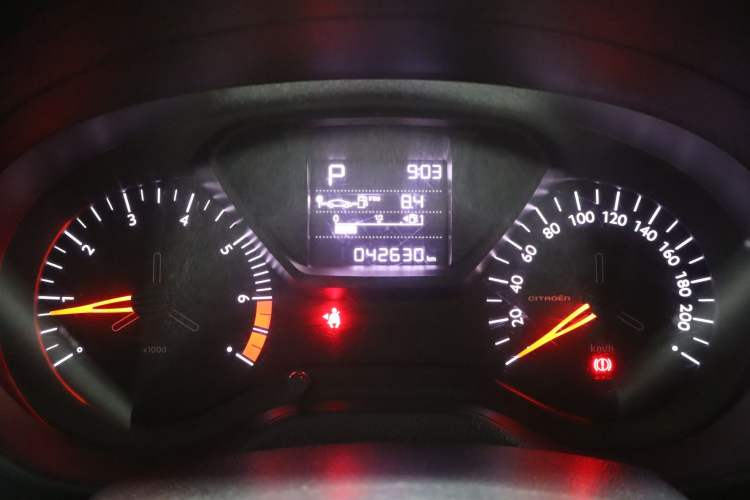 Used Citroen Elysee 2018 1.6L Automatic Fashion Model Odometer Close Up