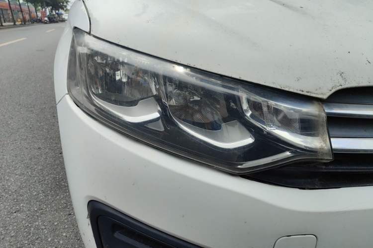 Used Citroen Elysee 2018 Revised Version 1.6L Automatic Fashion Edition Right Front Headlight