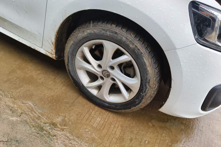 Used Citroen Elysee 2018 Revised Version 1.6L Manual Fashion Edition Right Front Wheel Hub