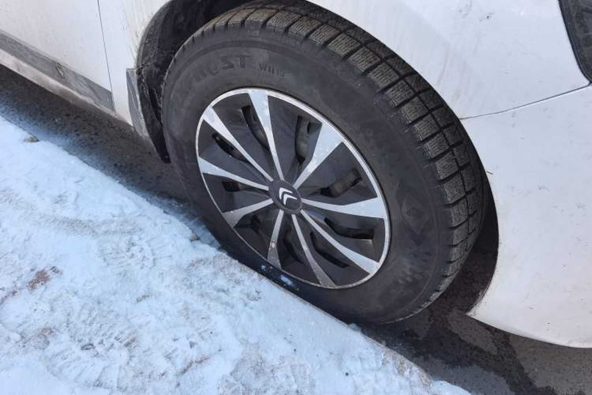 Used Citroen Elysee 2018 Revised Version 1.6L Manual Fashion Edition Right Front Wheel Hub