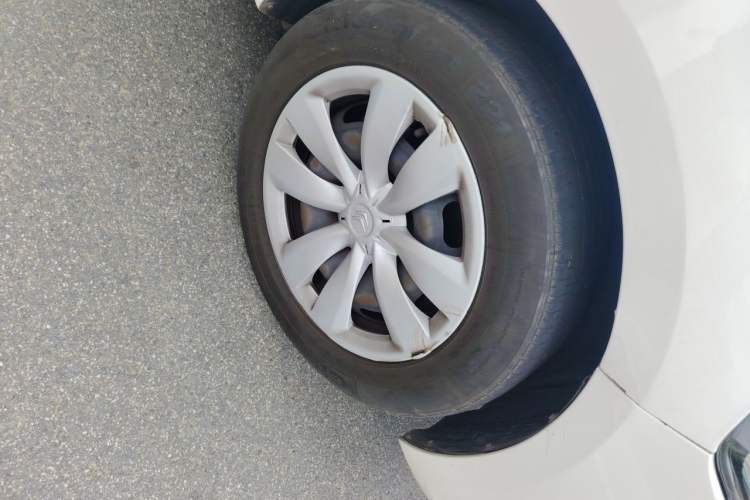 Used Citroen Elysee 2018 1.6L Manual Fashion Edition Right Front Wheel Hub