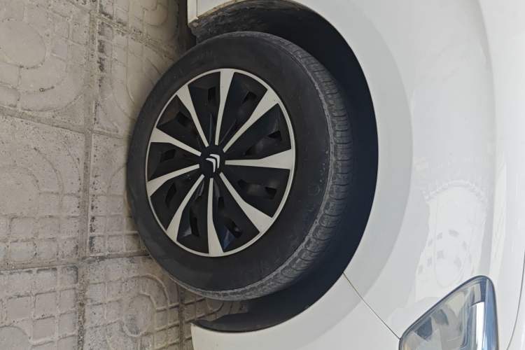 Used Citroen Elysee 2018 1.6L Manual Fashion Edition Right Front Wheel Hub