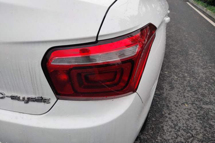 Used Citroen Elysee 2018 Revised Version 1.6L Manual Fashion Edition Right Rear Taillight