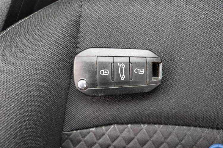 Used Citroen Elysee 2018 Revised Version 1.6L Manual Fashion Edition Vehicle Key