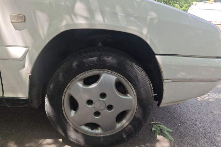 Used Citroen Fukang 2007 1.6L Manual 16V Right Front Wheel Hub