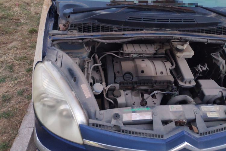 Used Citroen Picasso 2007 1.6L Manual Engine Bay Right