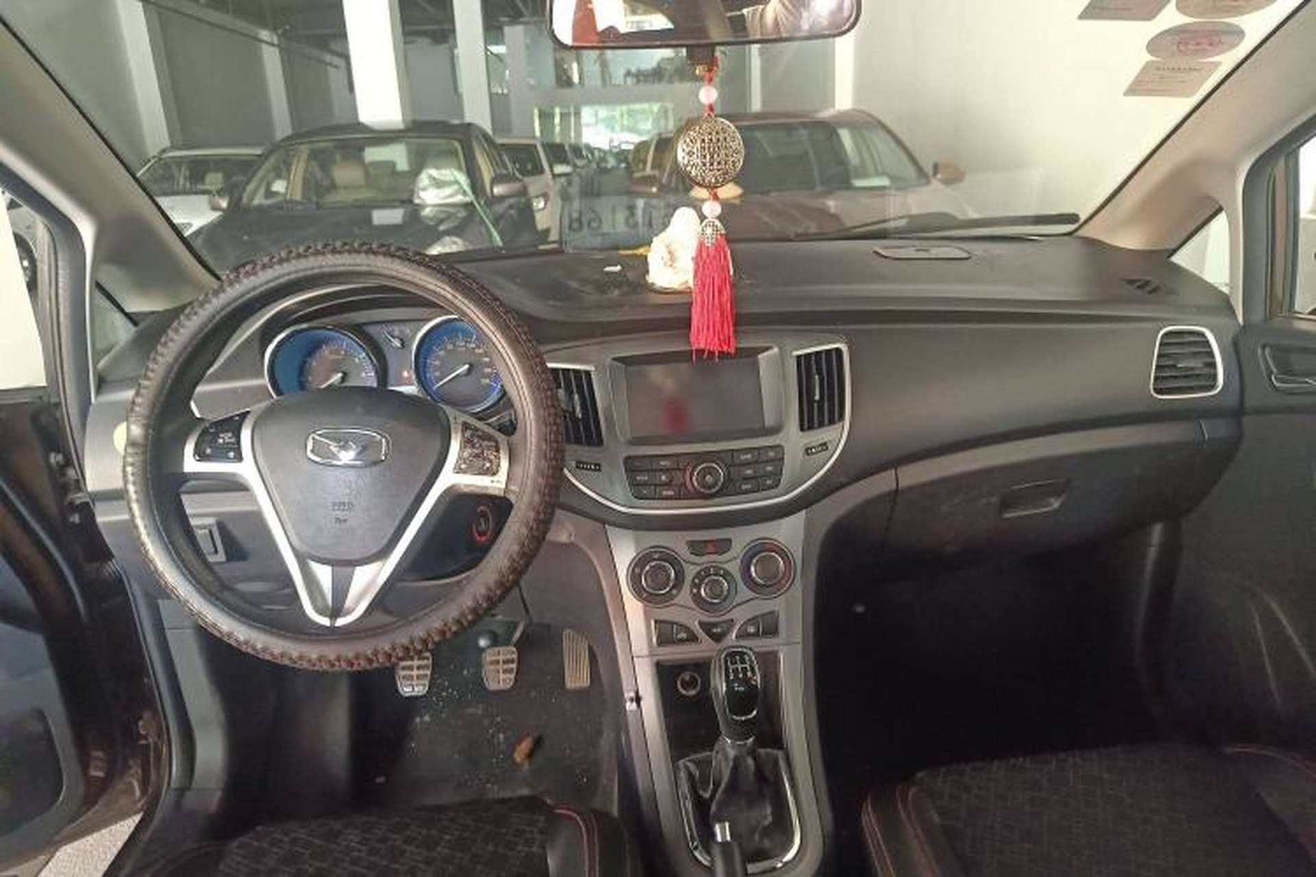 Used Cowin C3 2015 1.5L Manual Gold Diamond Edition Center Console