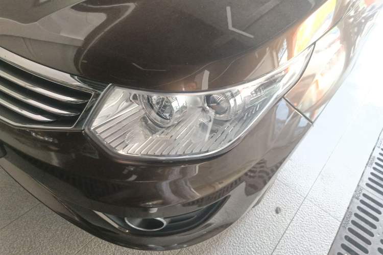 Used Cowin C3 2015 1.5L Manual Gold Diamond Edition Left Front Headlight