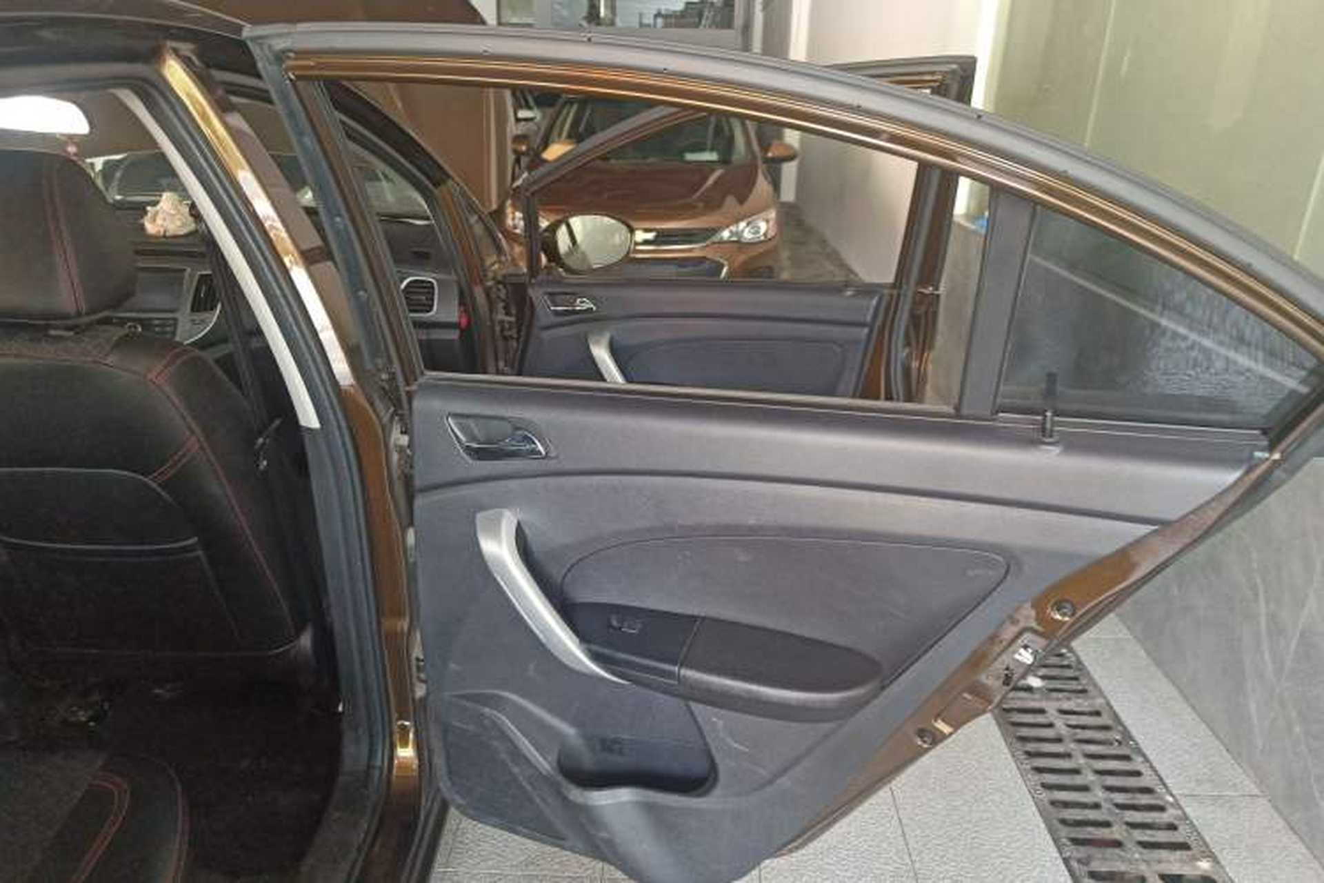 Used Cowin C3 2015 1.5L Manual Gold Diamond Edition Right Rear Door Interior