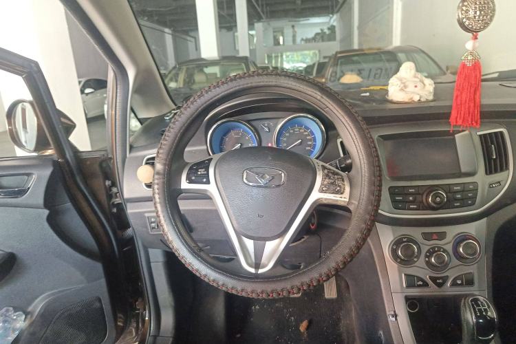 Used Cowin C3 2015 1.5L Manual Gold Diamond Edition Steering Wheel