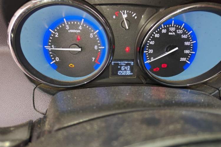 Used Cowin C3 2015 1.5L Manual Gold Diamond Edition Odometer Close Up