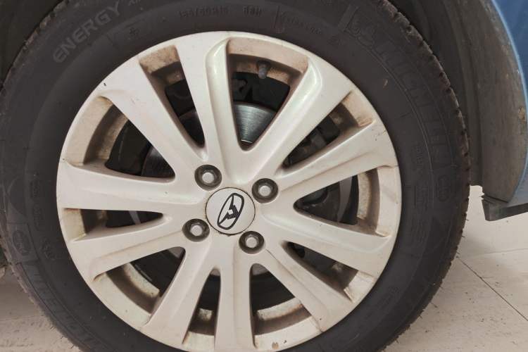 Used Cowin C3 2015 1.5L Manual Gold Diamond Edition Right Front Wheel Hub