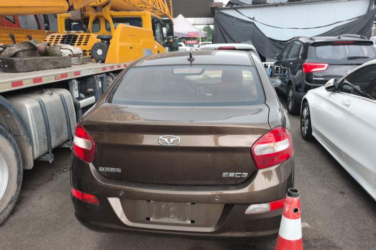 Used Cowin C3 2015 1.5L AMT Gold Diamond Edition Exterior 4