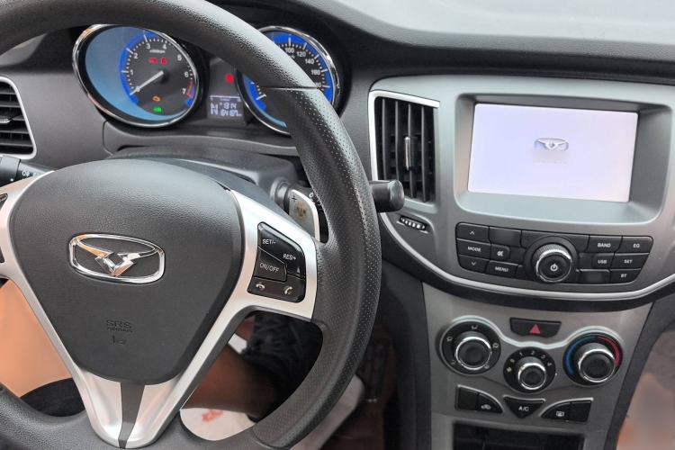 Used Cowin C3 2015 1.5L AMT Gold Diamond Edition Interior 3