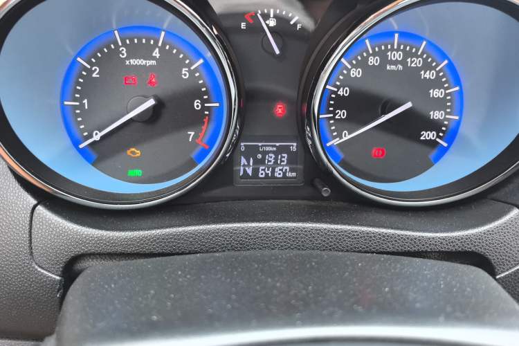 Used Cowin C3 2015 1.5L AMT Gold Diamond Edition Odometer Close Up