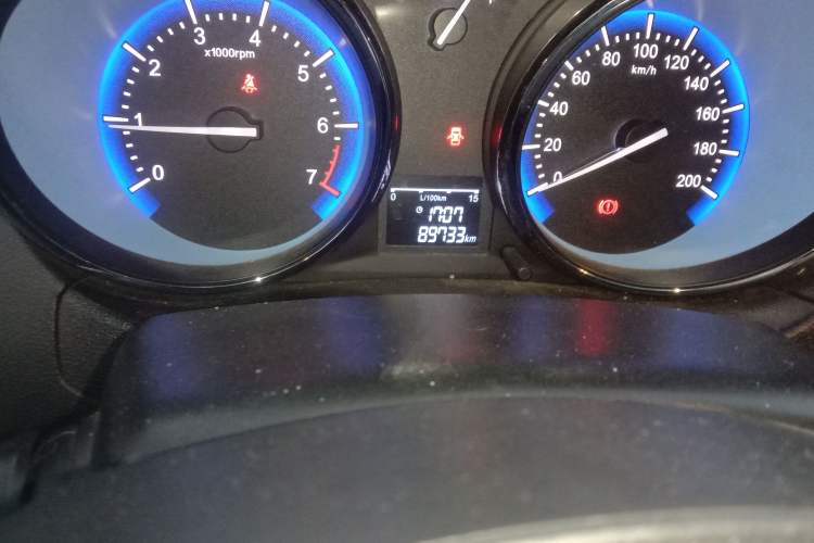 Used Cowin C3 2015 1.5L Manual Gold Diamond Edition Odometer Close Up