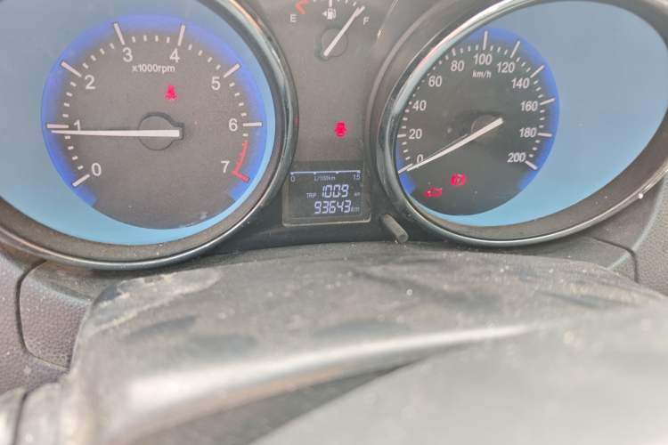 Used Cowin C3 2015 1.5L Manual Gold Diamond Edition Odometer Close Up