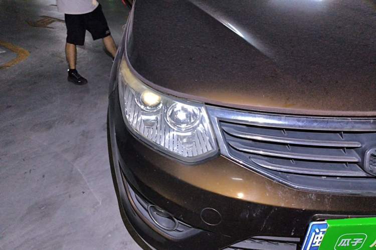 Used Cowin C3 2015 1.5L AMT Gold Diamond Edition Right Front Headlight