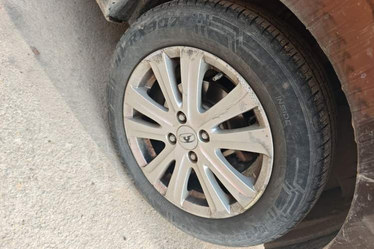 Used Cowin C3 2015 1.5L Manual Gold Diamond Edition Right Front Wheel Hub