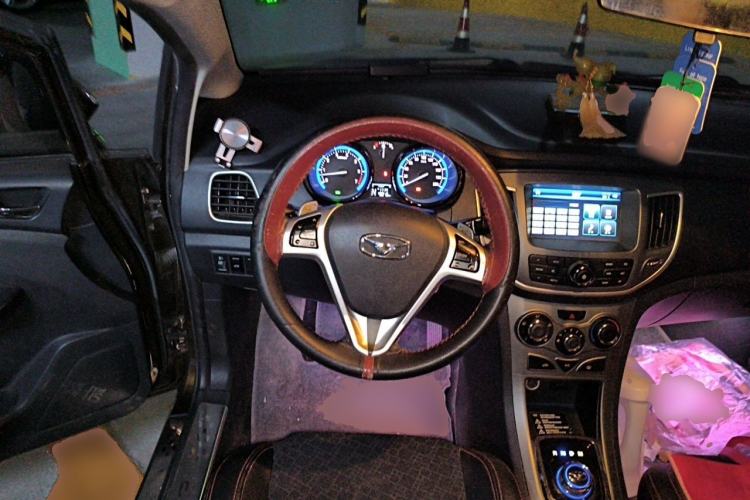 Used Cowin C3 2015 1.5L AMT Gold Diamond Edition Steering Wheel