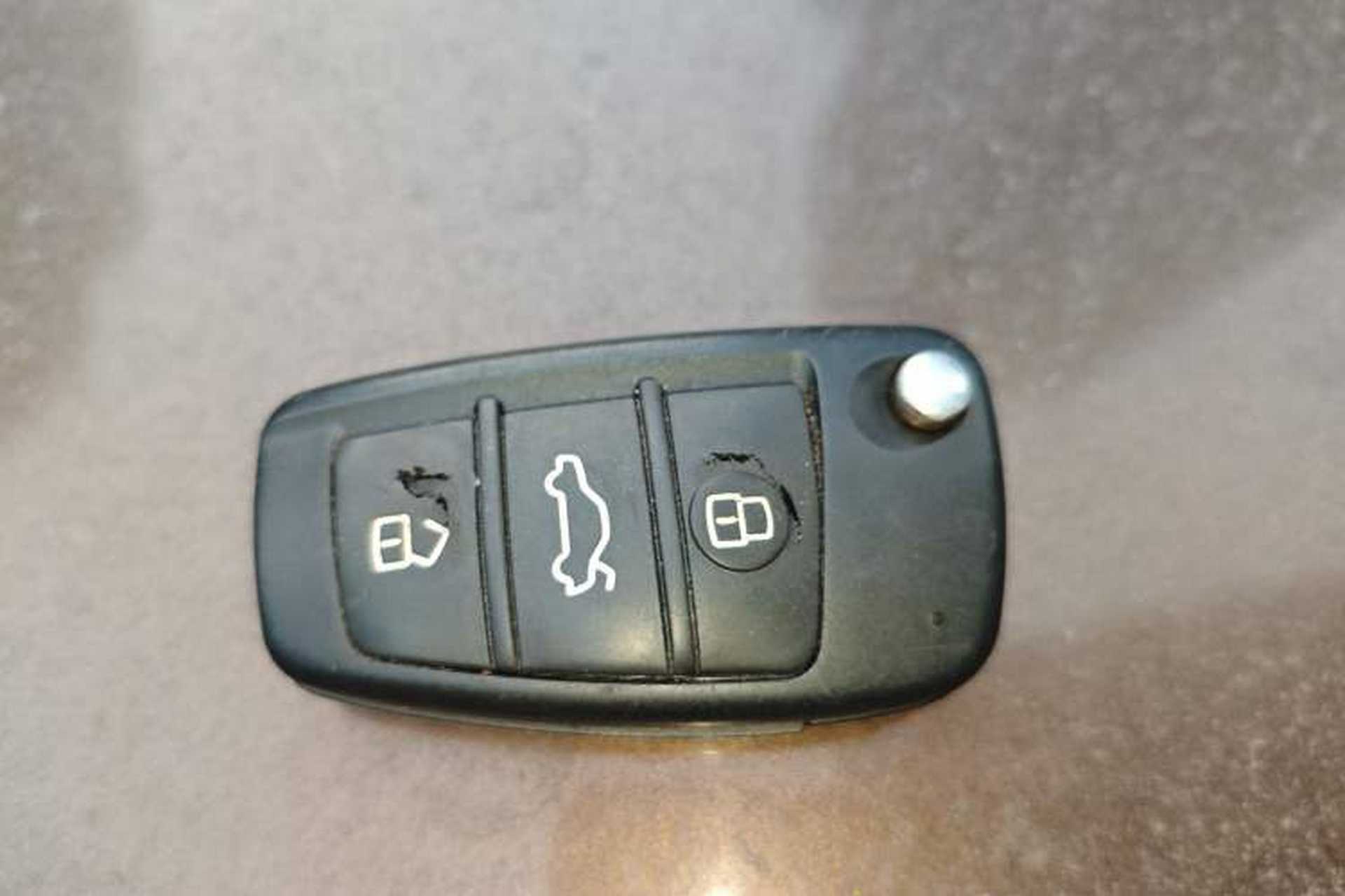 Used Cowin C3 2015 1.5L Manual Yellow Diamond Edition Vehicle Key