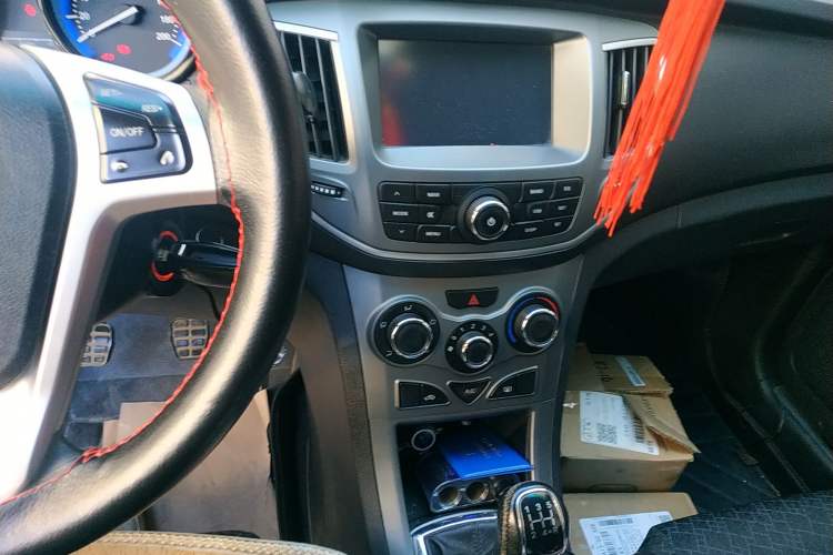 Used Cowin C3 2015 1.5L Manual Gold Diamond Edition Audio And AC Panel