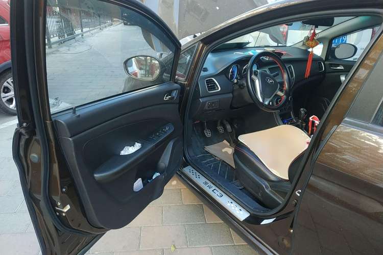 Used Cowin C3 2015 1.5L Manual Gold Diamond Edition Driver Seat