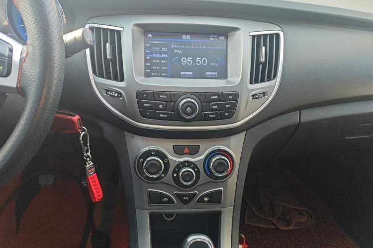 Used Cowin C3 2015 1.5L Manual Gold Diamond Edition Audio And AC Panel