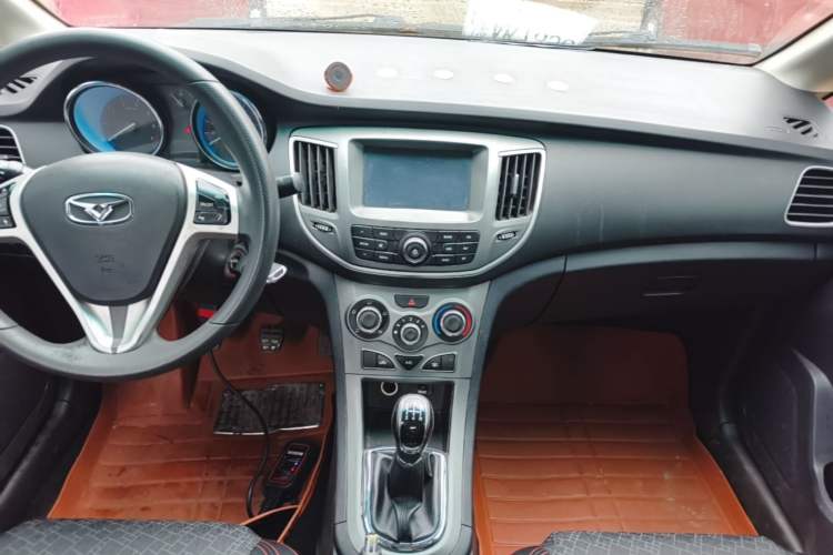 Used Cowin C3 2015 1.5L Manual Gold Diamond Edition Audio And AC Panel