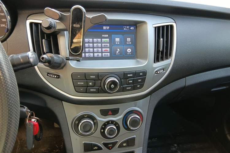 Used Cowin C3 2015 1.5L Manual Gold Diamond Edition Audio And AC Panel