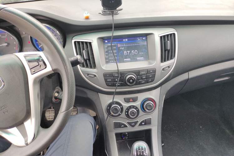 Used Cowin C3 2015 1.5L Manual Gold Diamond Edition Audio And AC Panel