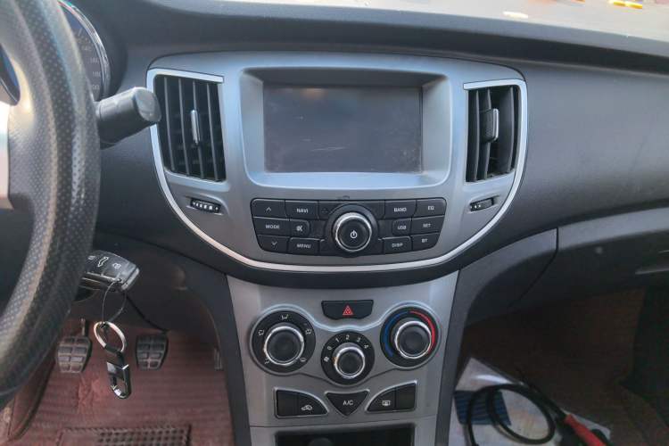 Used Cowin C3 2015 1.5L Manual Gold Diamond Edition Audio And AC Panel