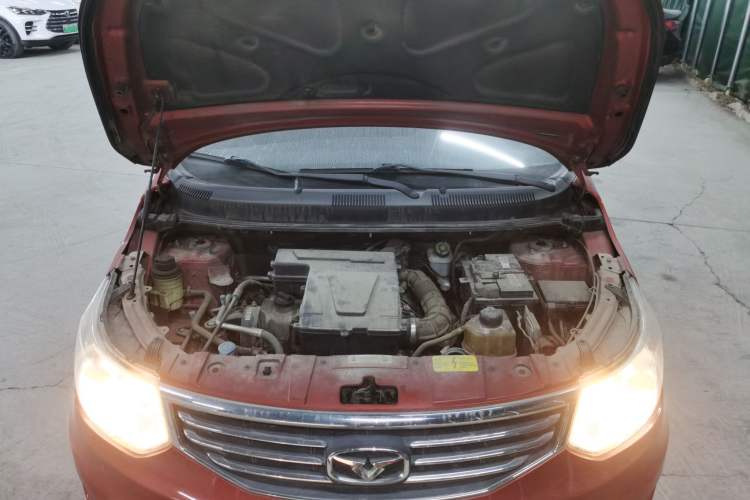 Used Cowin C3 2015 1.5L Manual Gold Diamond Edition Engine Bay
