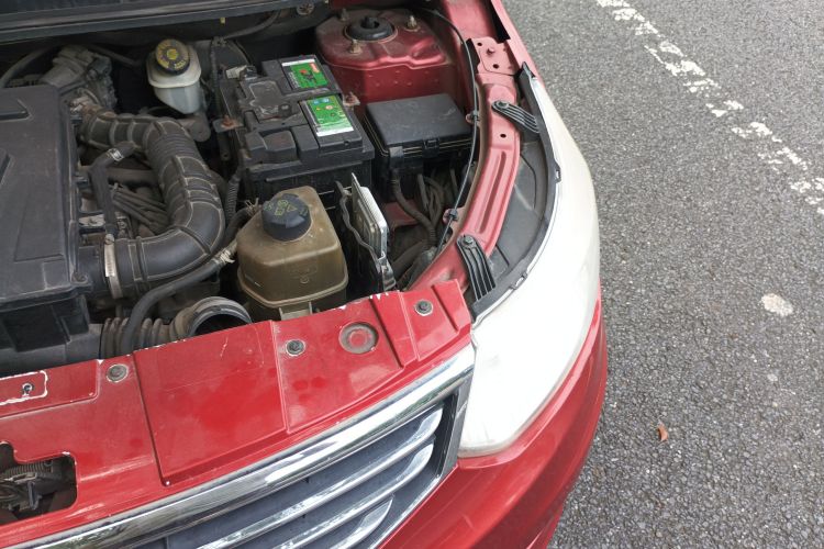 Used Cowin C3 2015 1.5L AMT Gold Diamond Edition Engine Bay Left