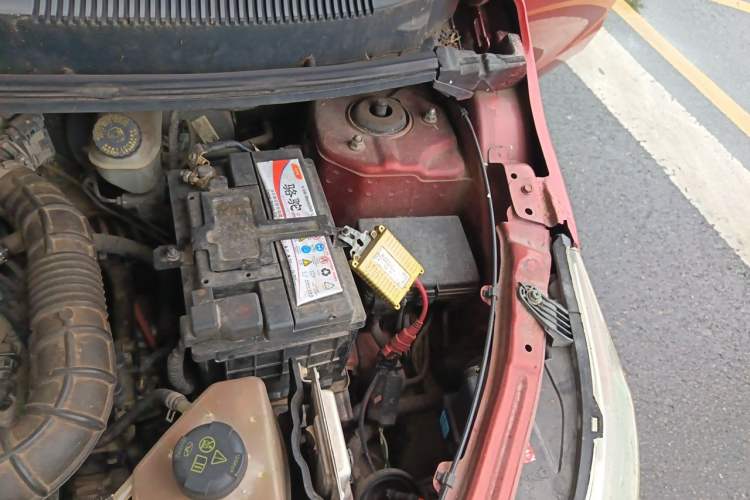 Used Cowin C3 2015 1.5L Manual Gold Diamond Edition Engine Bay Left