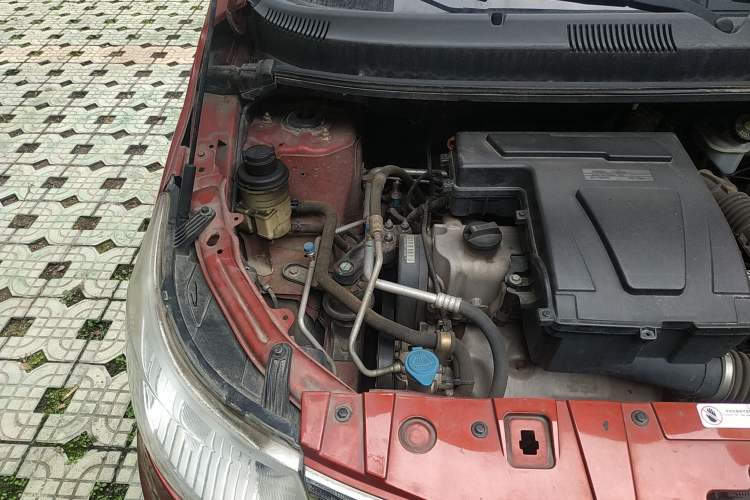 Used Cowin C3 2015 1.5L Manual Gold Diamond Edition Engine Bay Right