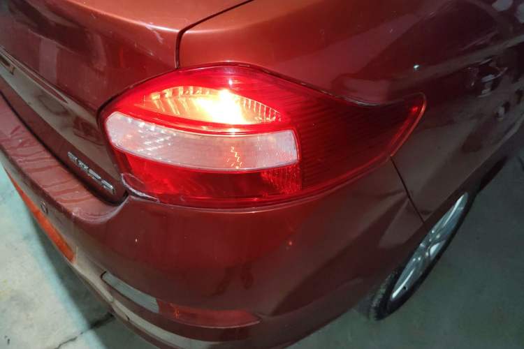 Used Cowin C3 2015 1.5L Manual Gold Diamond Edition Exterior 6