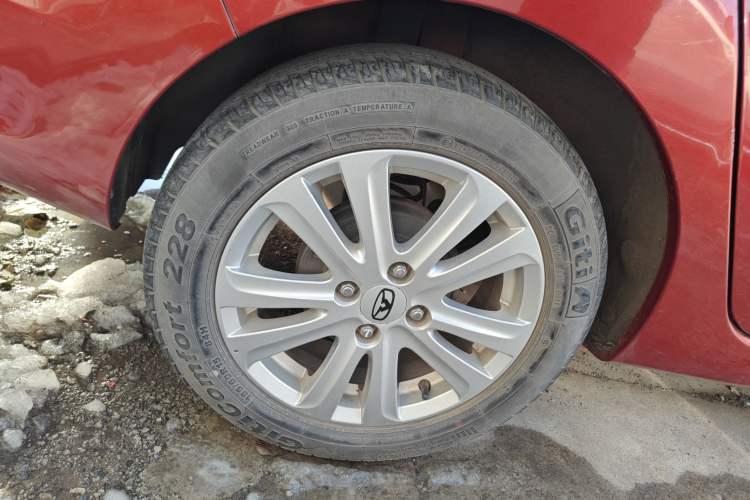 Used Cowin C3 2015 1.5L Manual Gold Diamond Edition Exterior 8