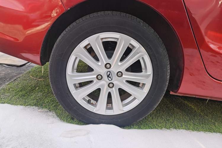 Used Cowin C3 2015 1.5L Manual Gold Diamond Edition Exterior 8