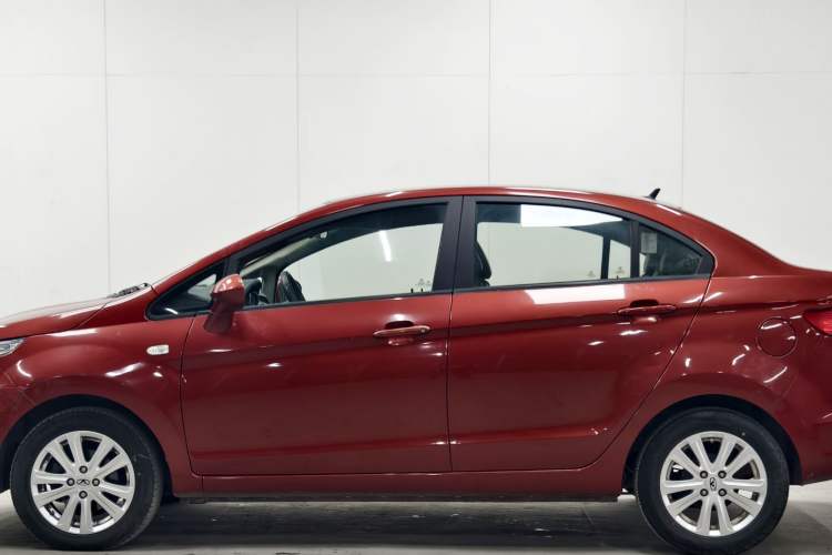 Used Cowin C3 2015 1.5L Manual Gold Diamond Edition Exterior 9