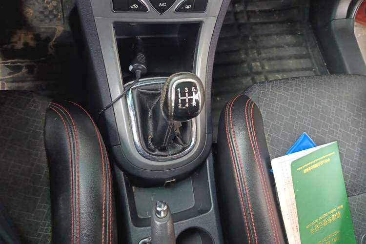 Used Cowin C3 2015 1.5L Manual Gold Diamond Edition Gear Lever