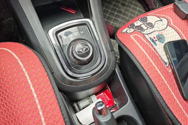 Used Cowin C3 2015 1.5L AMT Gold Diamond Edition Gear Lever