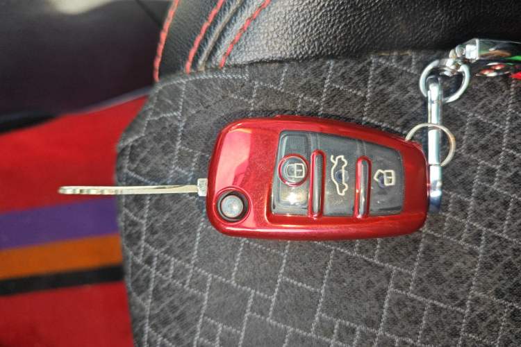 Used Cowin C3 2015 1.5L Manual Gold Diamond Edition Interior 1