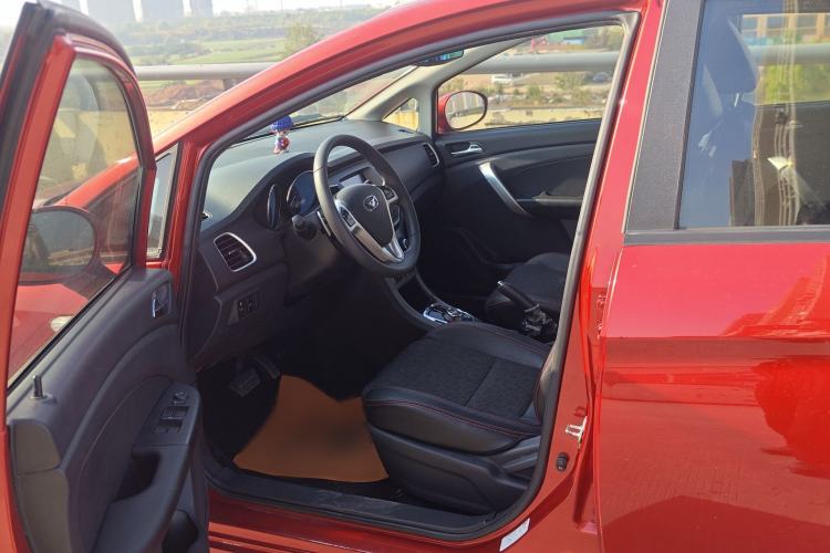 Used Cowin C3 2015 1.5L AMT Gold Diamond Edition Interior 1