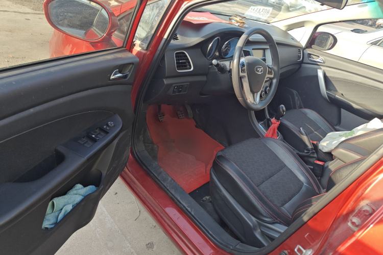 Used Cowin C3 2015 1.5L Manual Gold Diamond Edition Interior 3